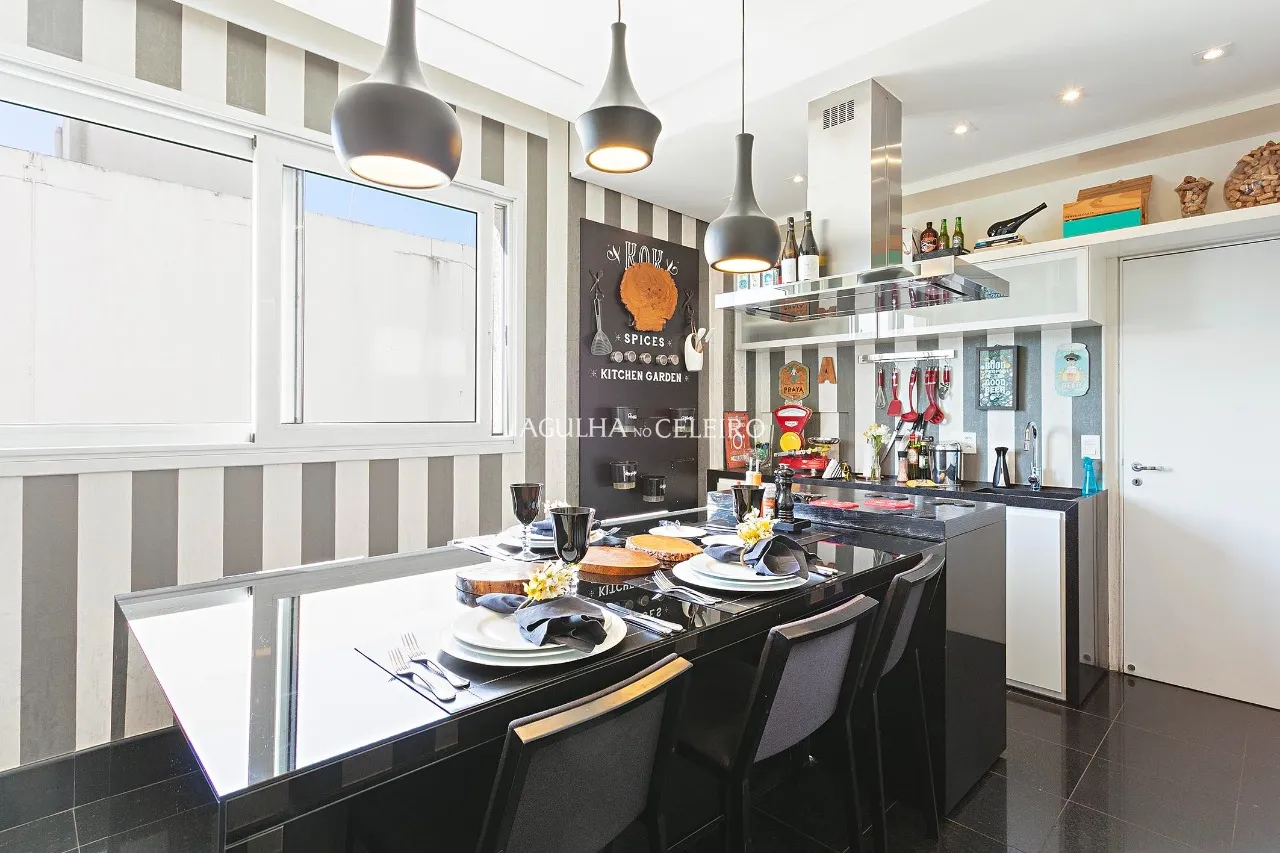 Exclusividade, amplitude, e muita luz natural em frente ao Clube Pinheiros. – 21650