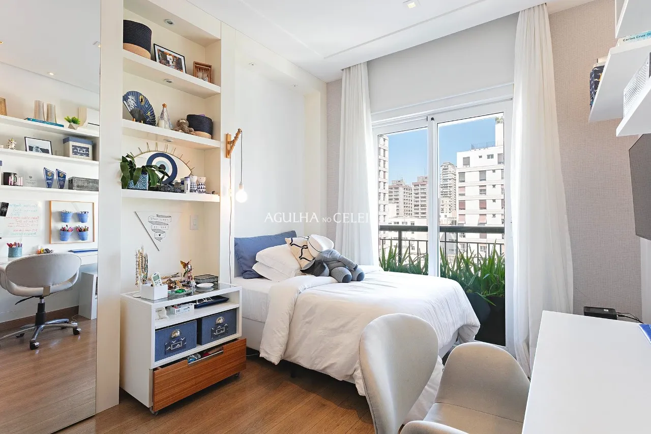 Exclusividade, amplitude, e muita luz natural em frente ao Clube Pinheiros. – 21650