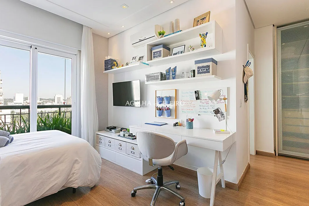 Exclusividade, amplitude, e muita luz natural em frente ao Clube Pinheiros. – 21650