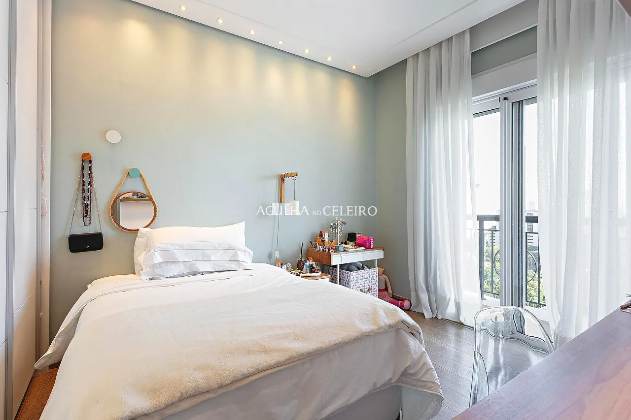 Exclusividade, amplitude, e muita luz natural em frente ao Clube Pinheiros. – 21650