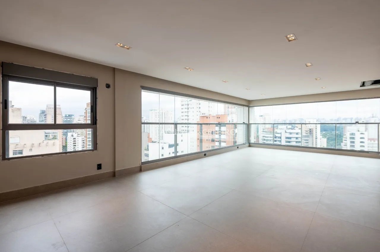Apartamento pronto para morar em edifício novo na melhor localização de Moema – 21807