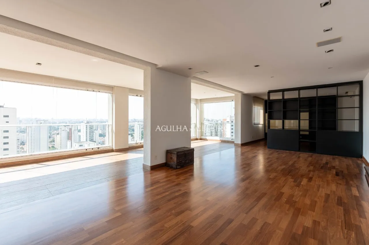 Apartamento com boa metragem à venda no Campo Belo – 21811