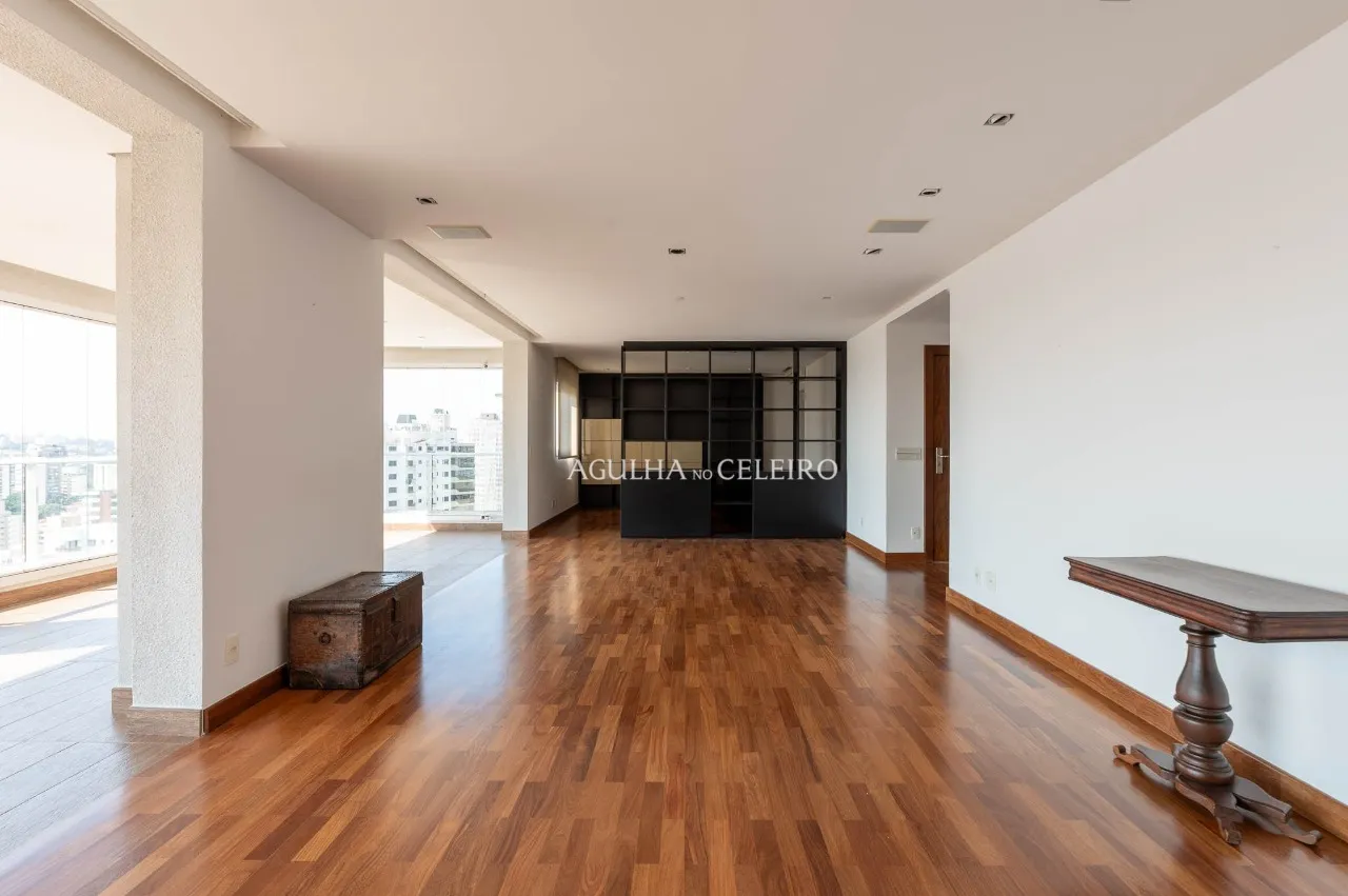 Apartamento com boa metragem à venda no Campo Belo – 21811