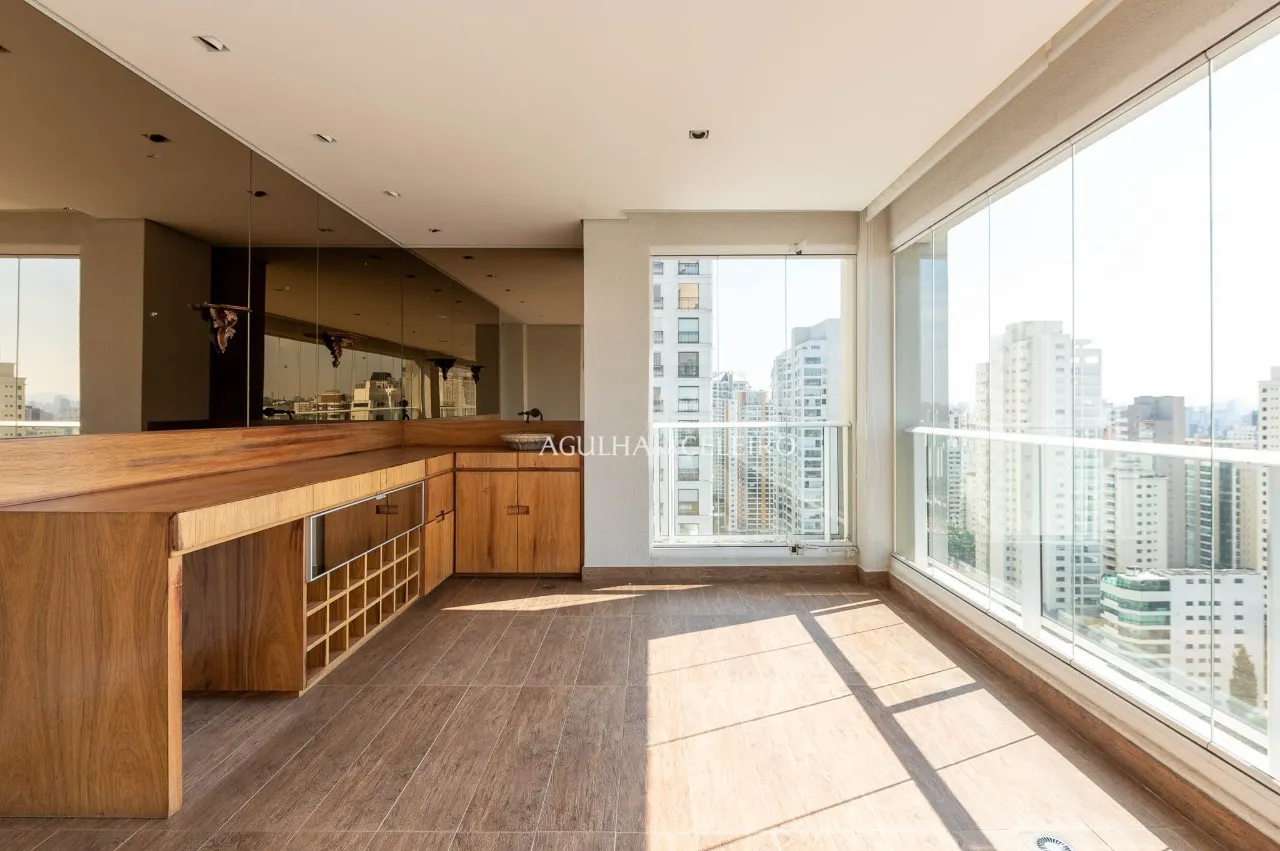 Apartamento com boa metragem à venda no Campo Belo – 21811