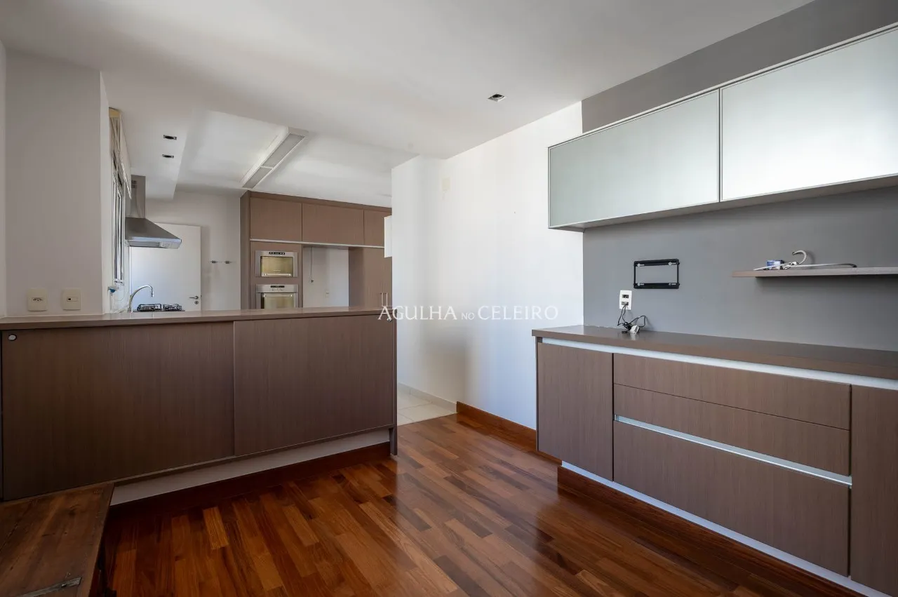 Apartamento com boa metragem à venda no Campo Belo – 21811