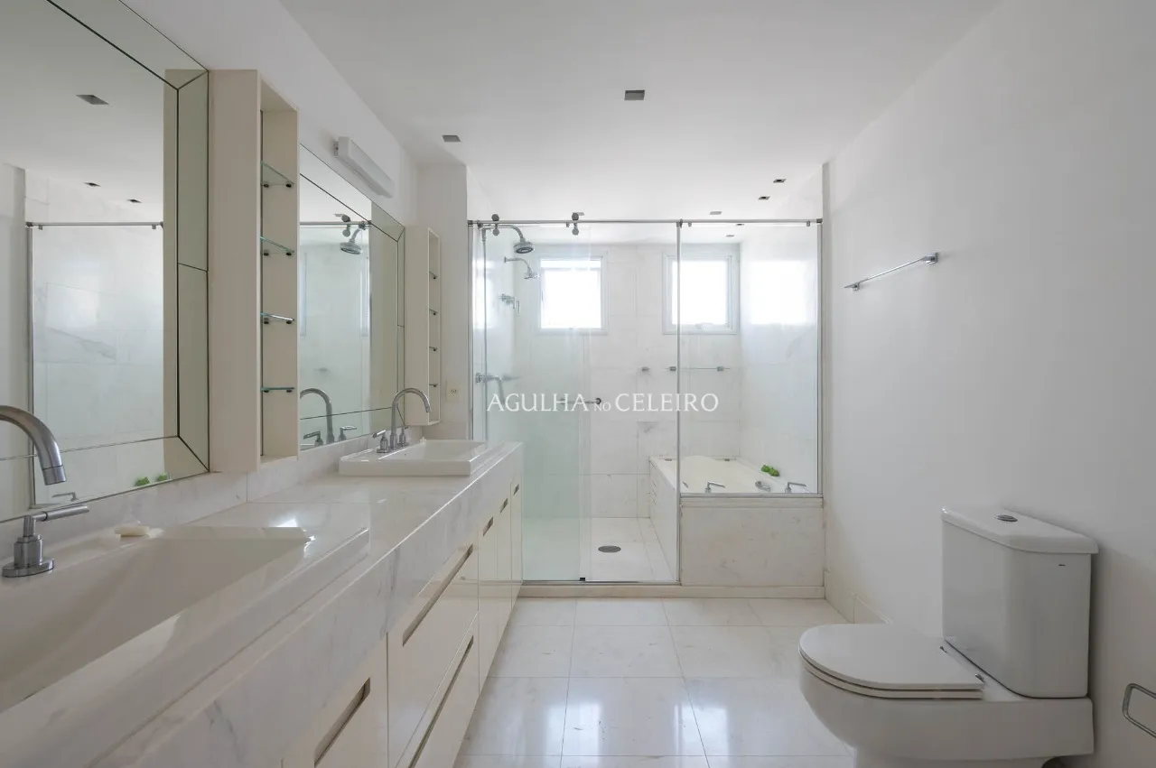 Apartamento com boa metragem à venda no Campo Belo – 21811