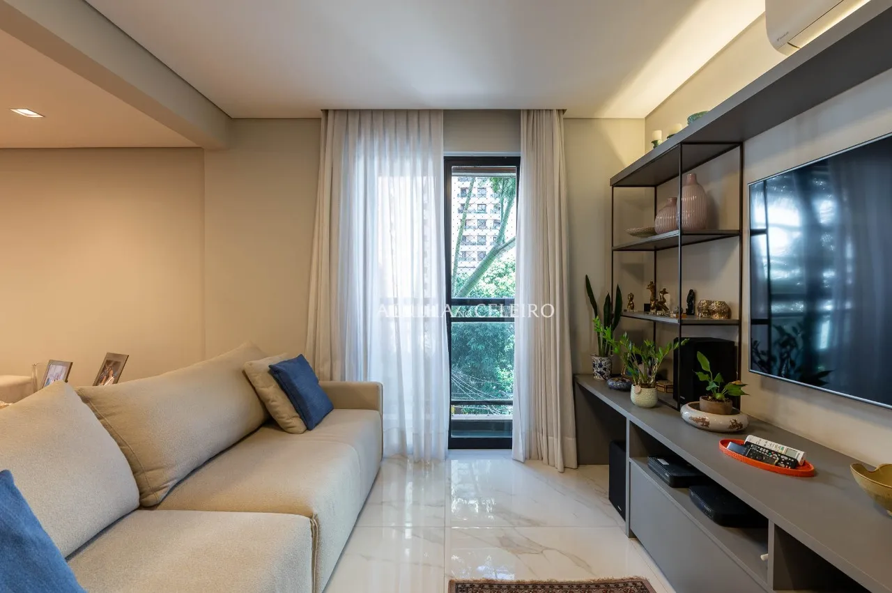 Apartamento reformando à venda em Moema. – 21816