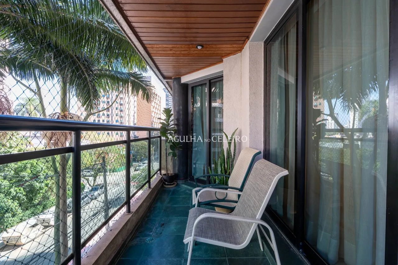 Apartamento reformando à venda em Moema. – 21816