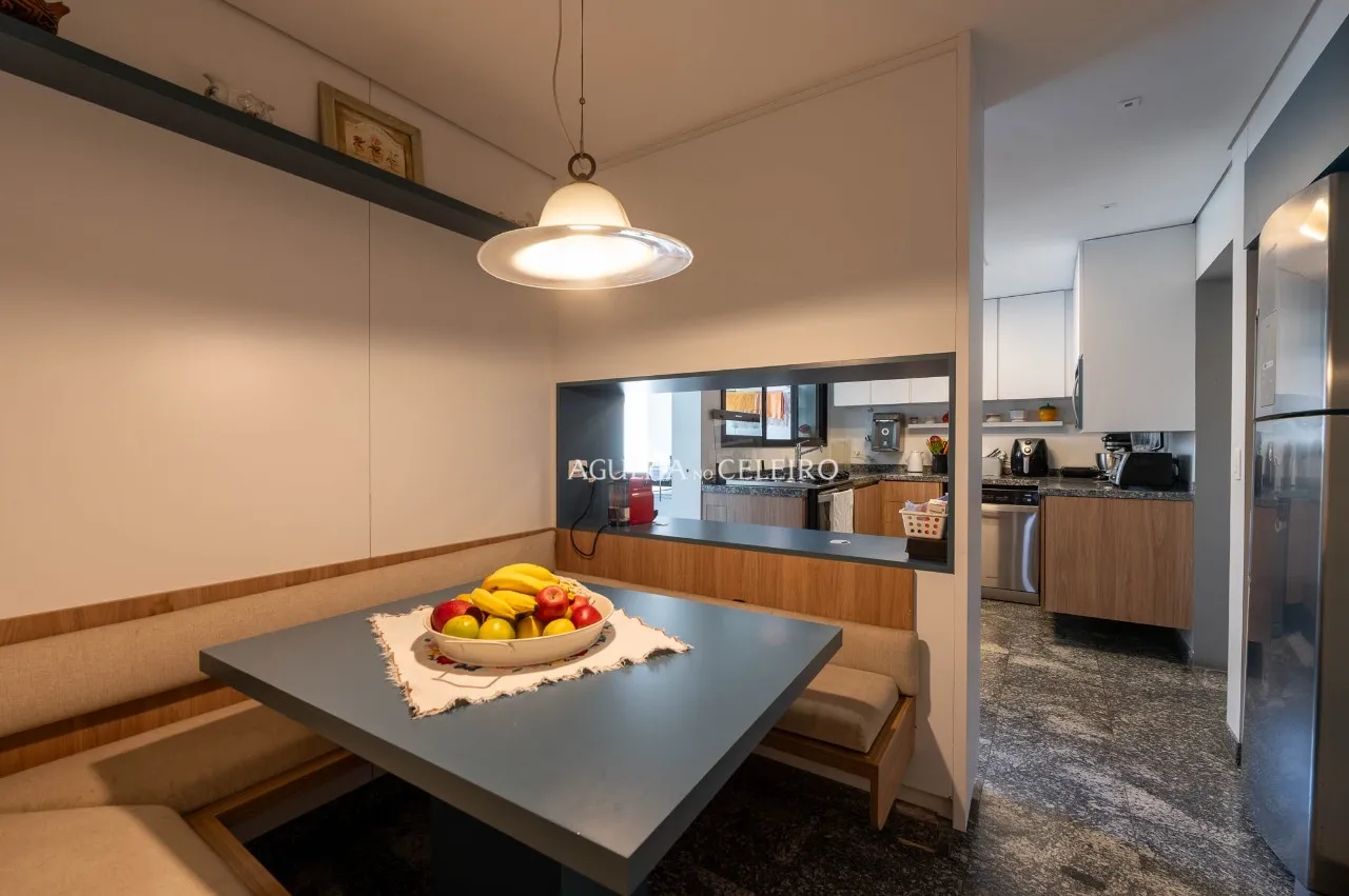 Apartamento reformando à venda em Moema. – 21816