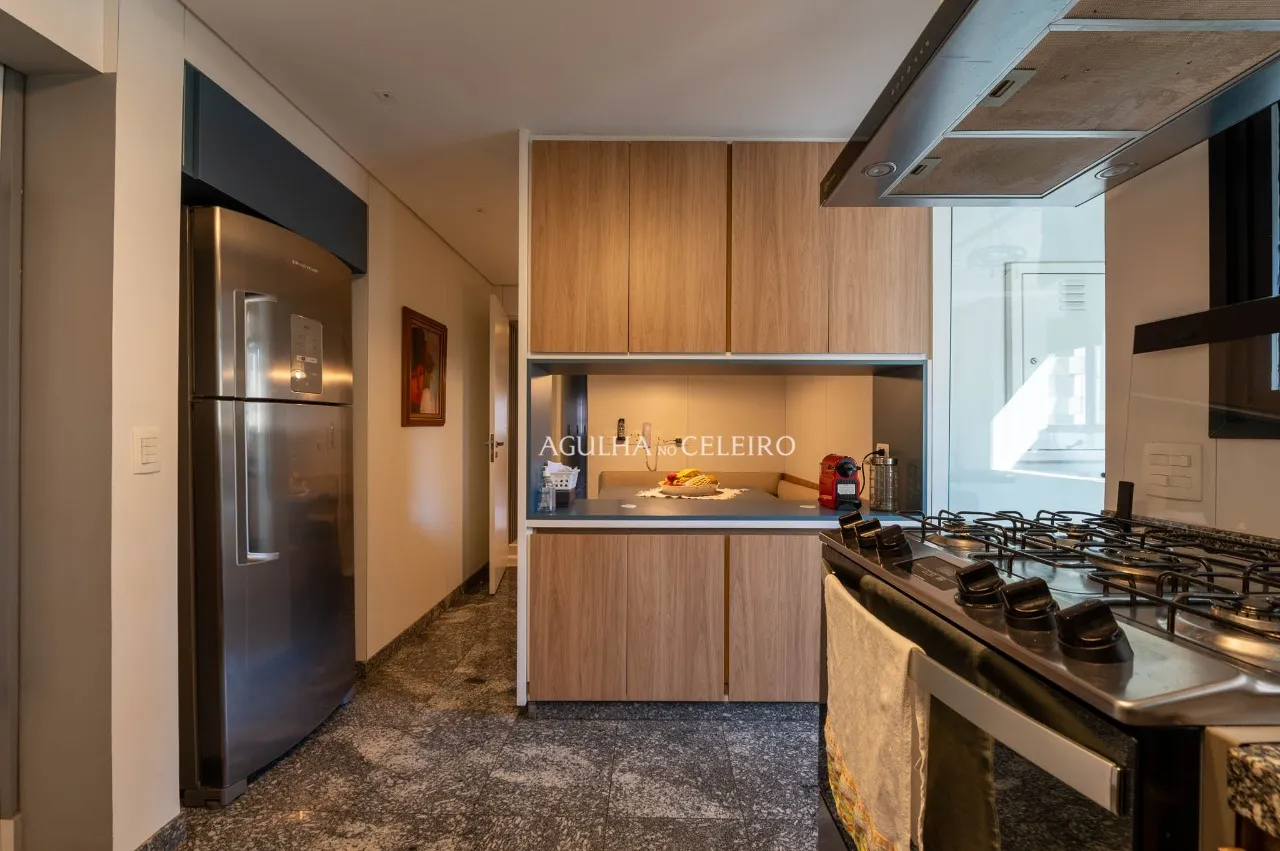 Apartamento reformando à venda em Moema. – 21816