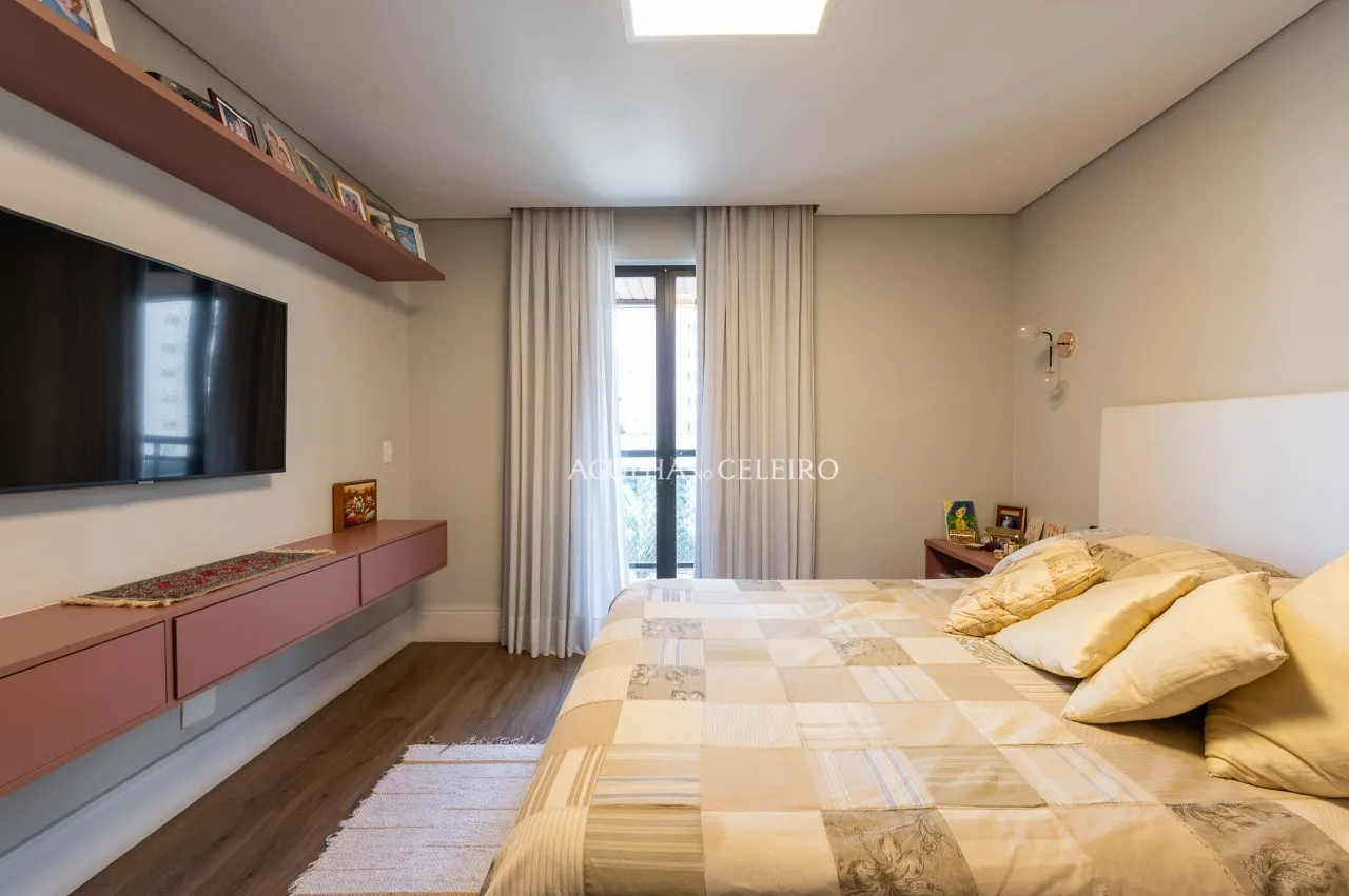 Apartamento reformando à venda em Moema. – 21816
