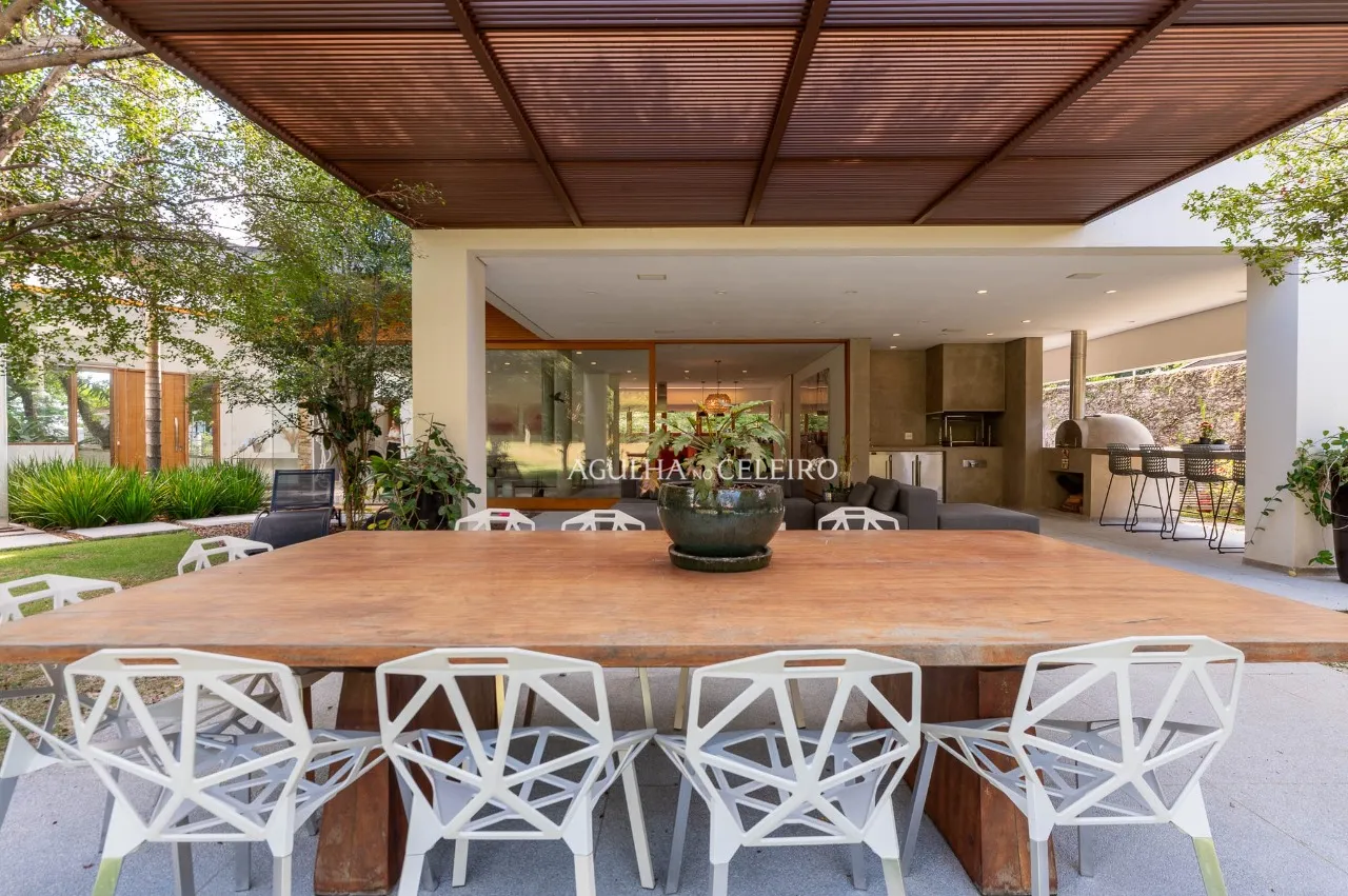 Casa maravilhosa com amplo terreno à venda no Jardim Guedala – 21873