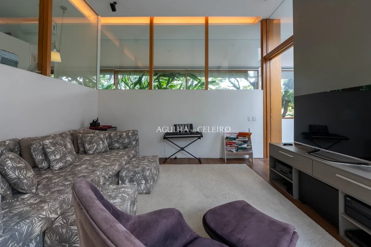 Casa maravilhosa com amplo terreno à venda no Jardim Guedala – 21873
