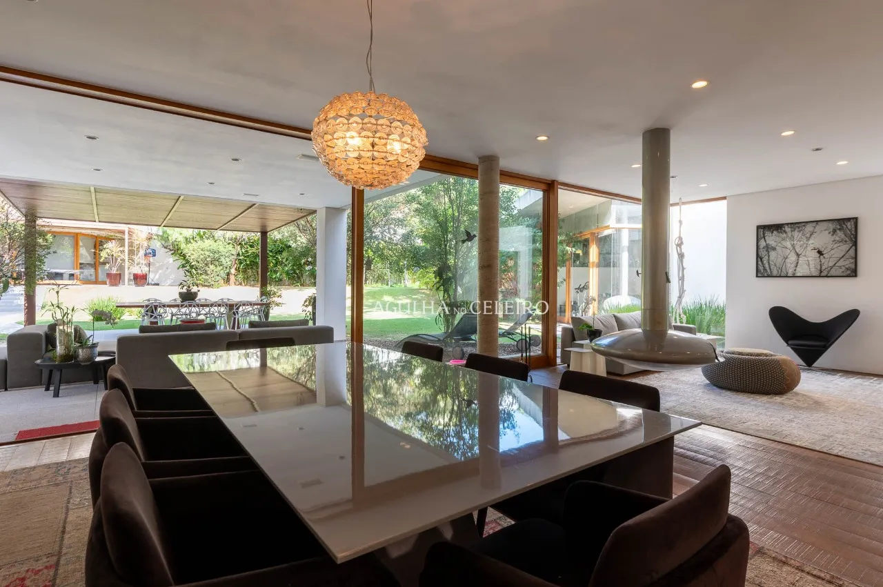Casa maravilhosa com amplo terreno à venda no Jardim Guedala – 21873