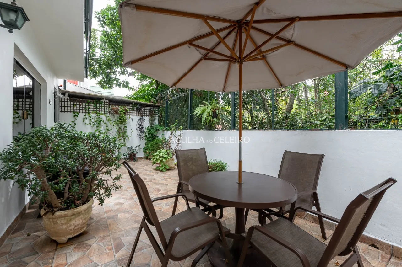 Casa em rua fechada, no Coração Verde da praça das Corujas – 21886