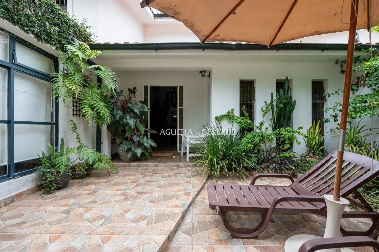 Casa em rua fechada, no Coração Verde da praça das Corujas – 21886