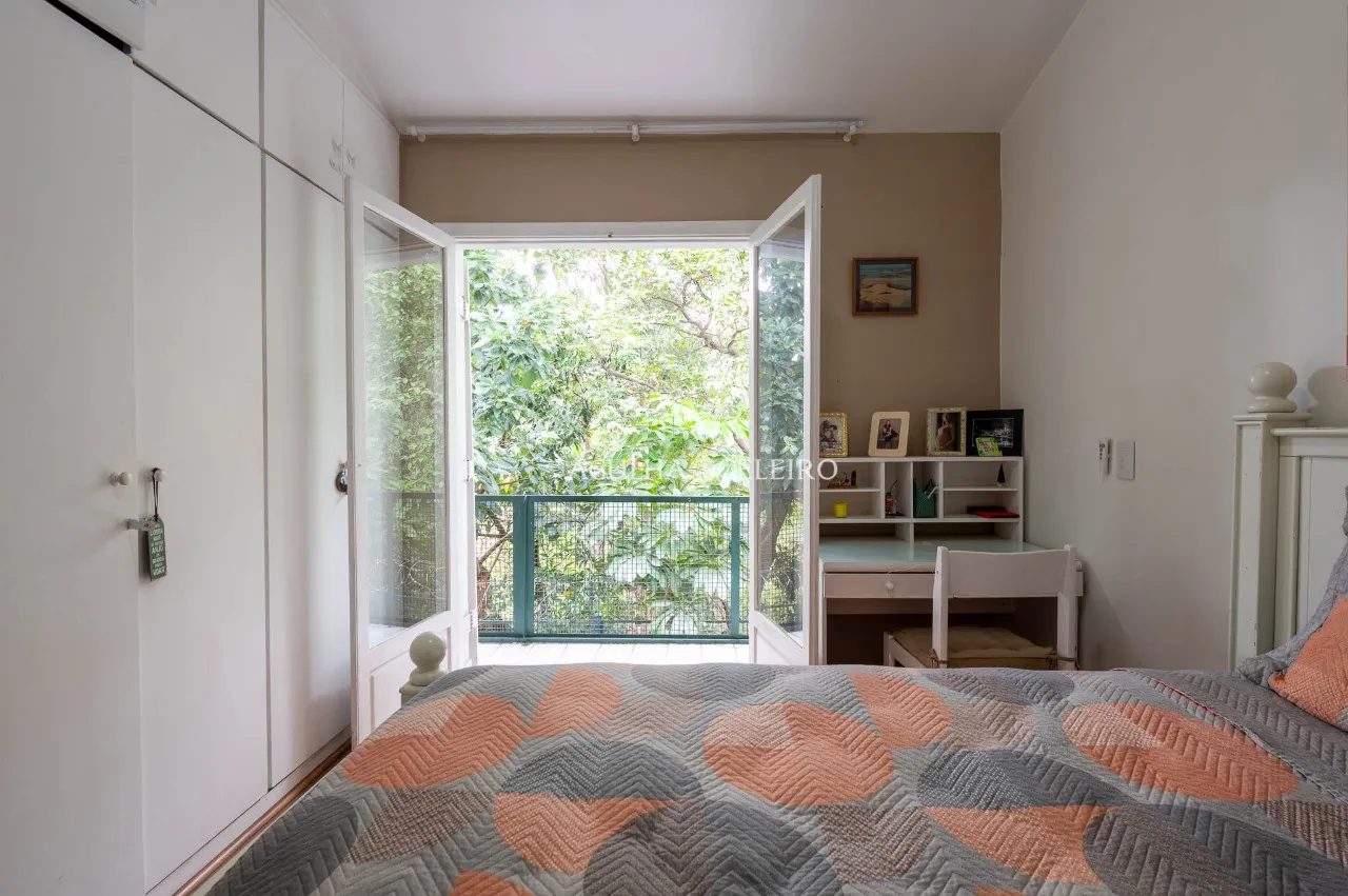 Casa em rua fechada, no Coração Verde da praça das Corujas – 21886