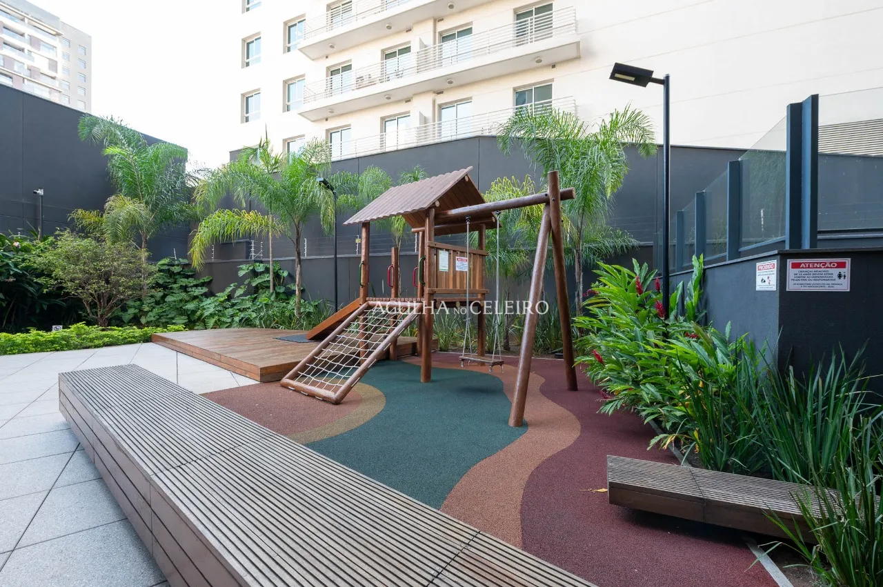 Apartamento reformado em prédio novo à venda em Moema. – 21889
