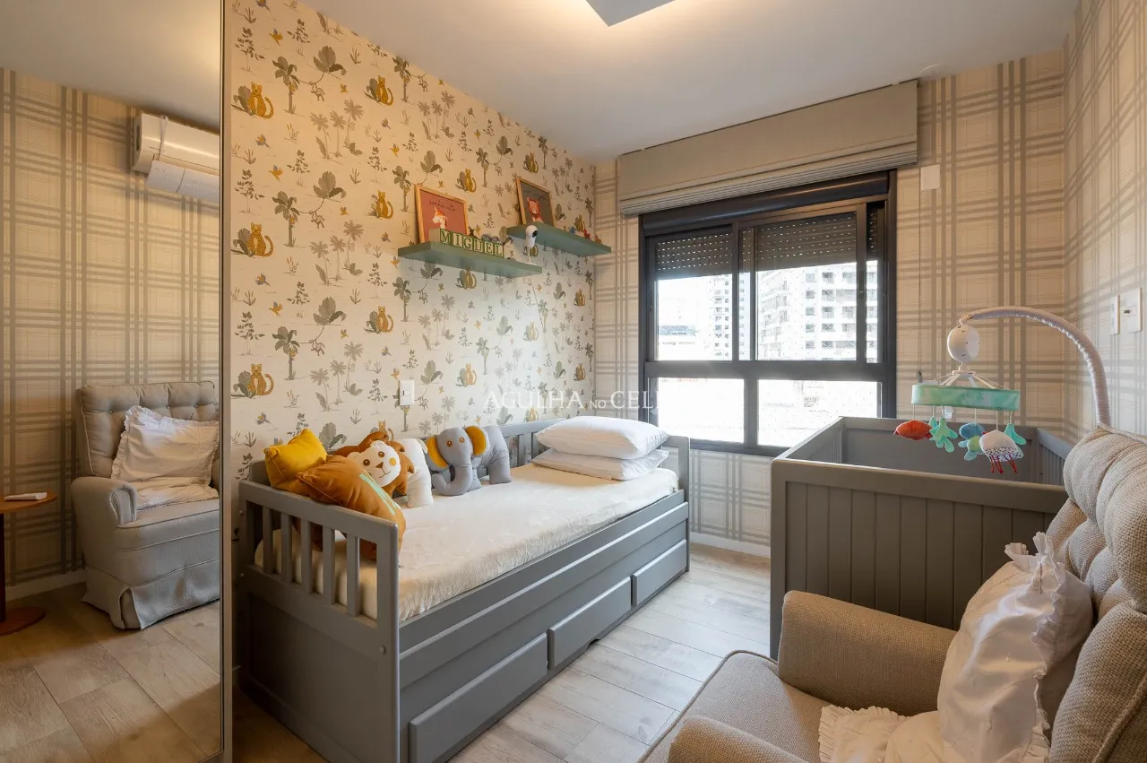 Apartamento reformado em prédio novo à venda em Moema. – 21889