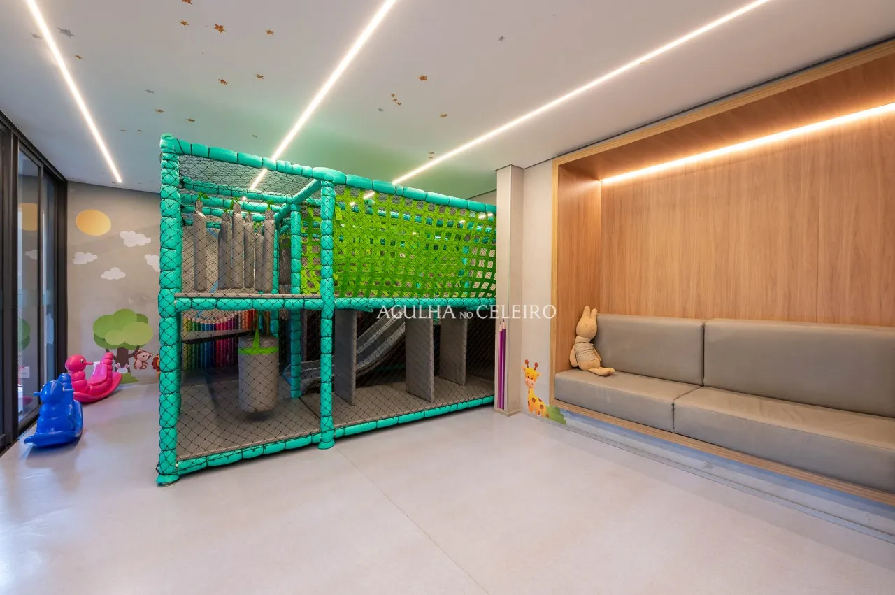 Apartamento reformado em prédio novo à venda em Moema. – 21889