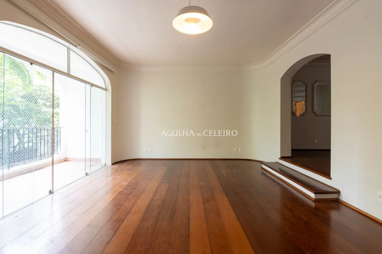 Apartamento espaçoso à venda no Jardim Europa – 21907