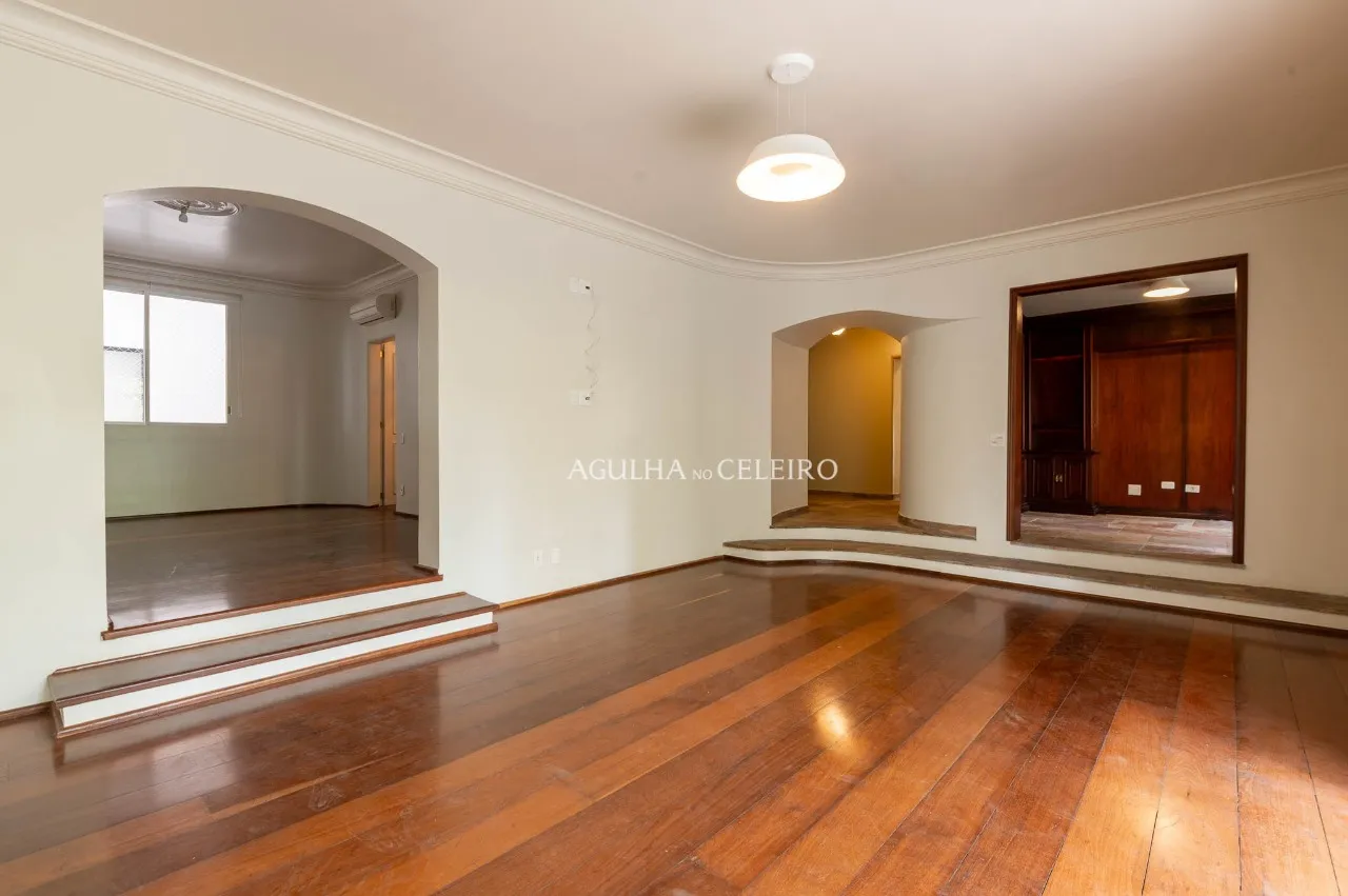 Apartamento espaçoso à venda no Jardim Europa – 21907