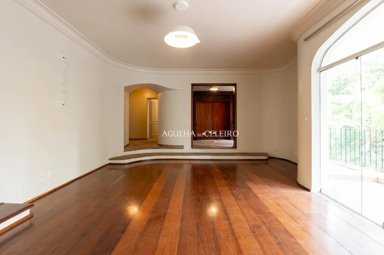Apartamento espaçoso à venda no Jardim Europa – 21907