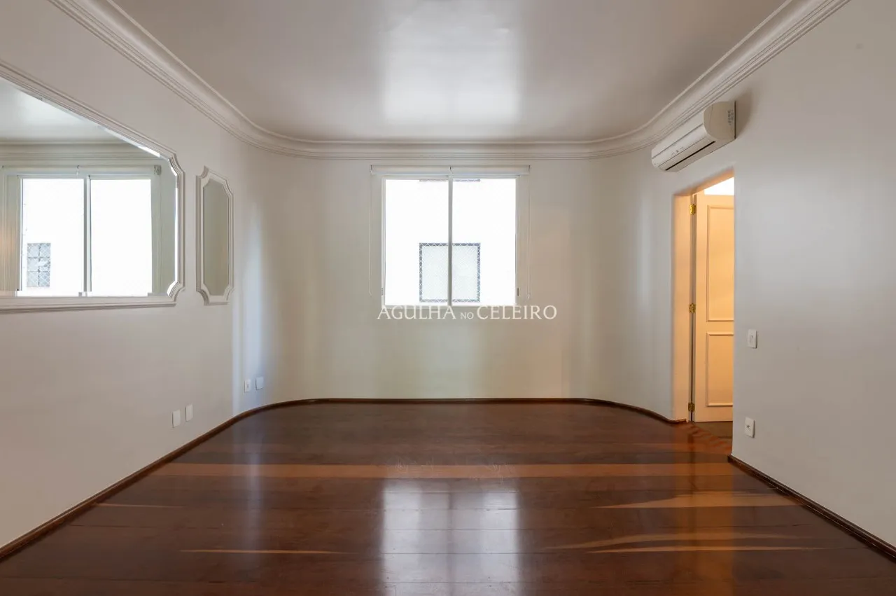 Apartamento espaçoso à venda no Jardim Europa – 21907