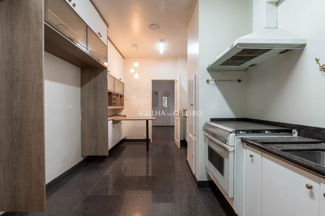 Apartamento espaçoso à venda no Jardim Europa – 21907