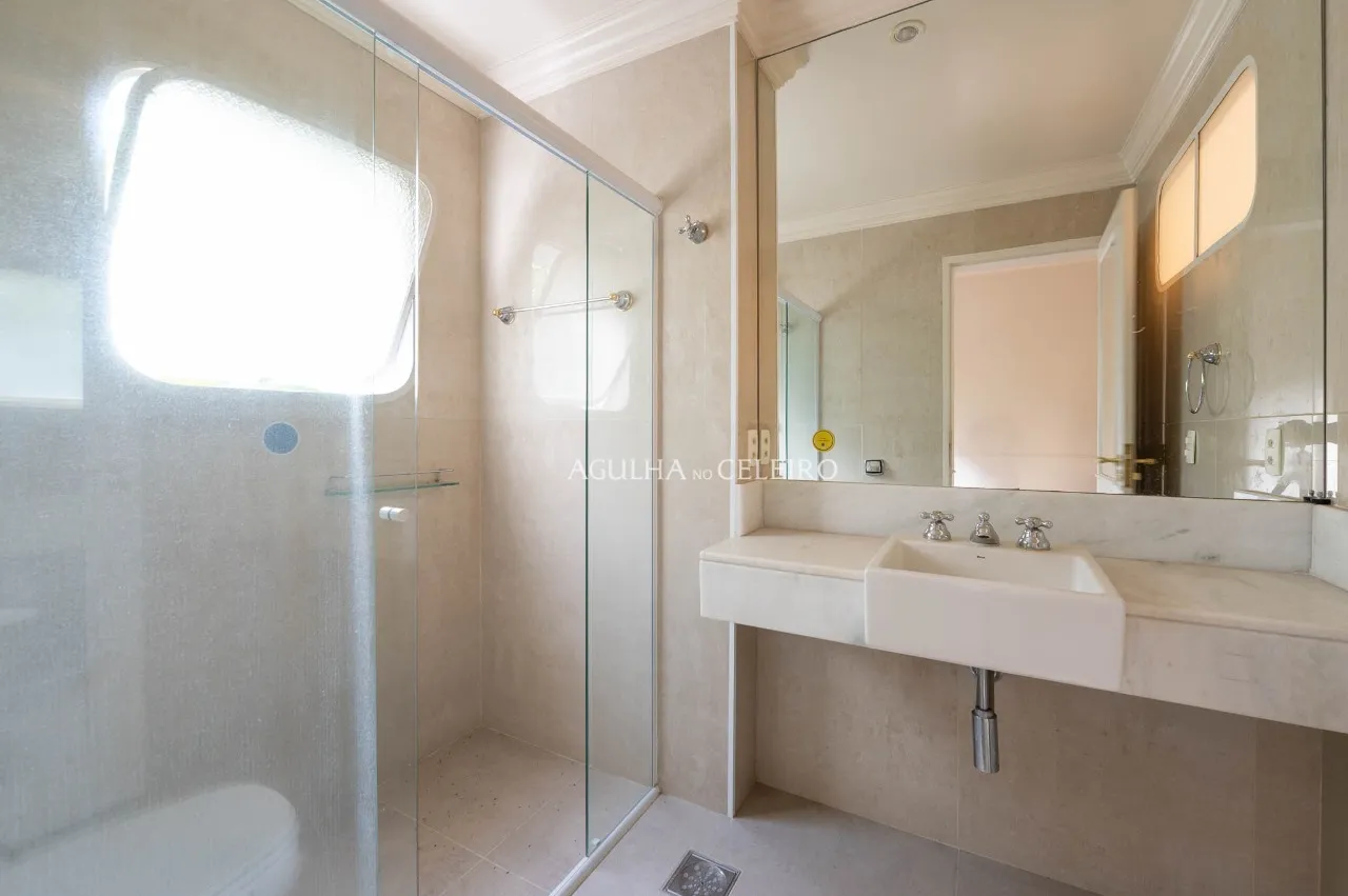 Apartamento espaçoso à venda no Jardim Europa – 21907