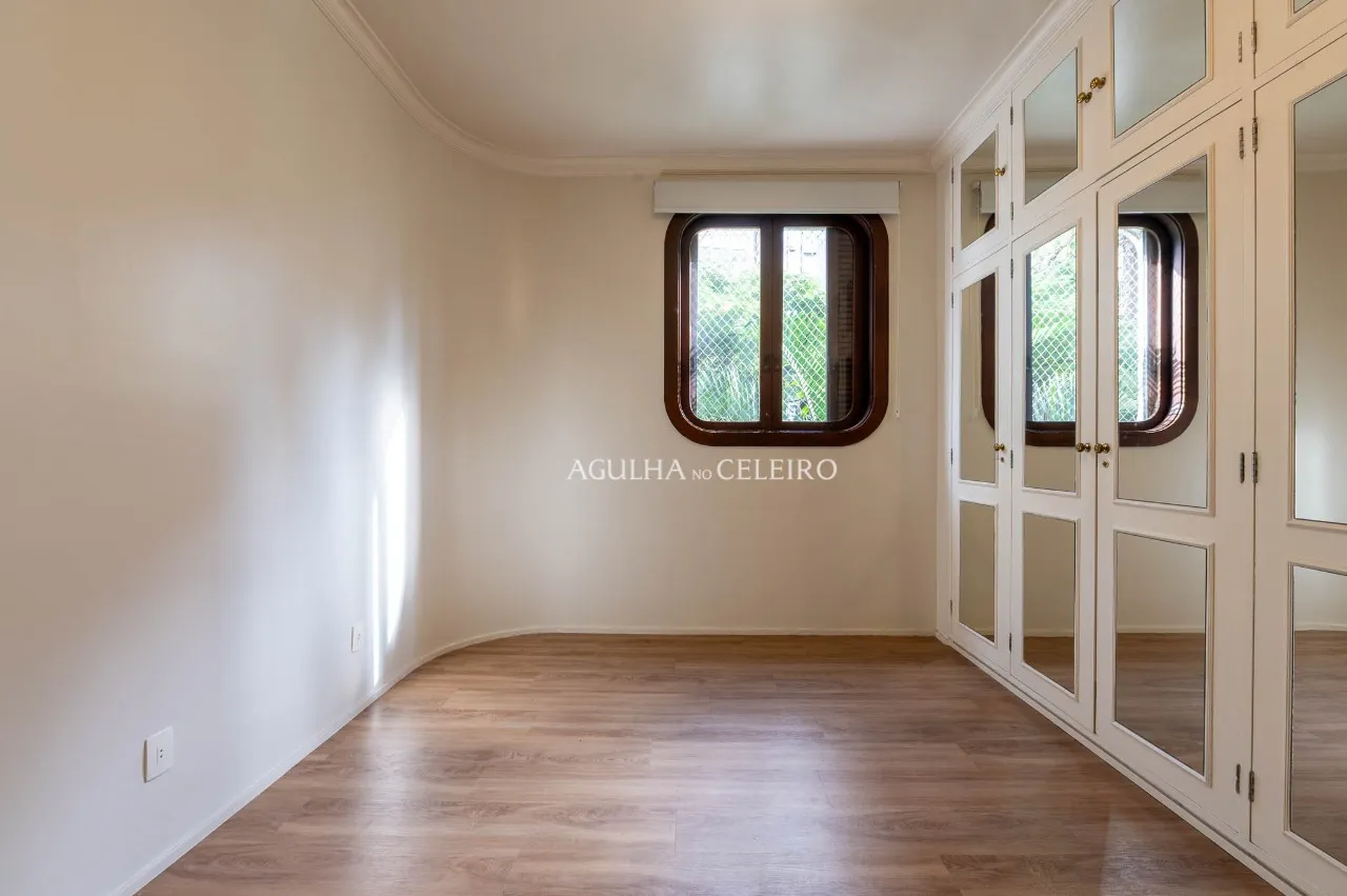 Apartamento espaçoso à venda no Jardim Europa – 21907