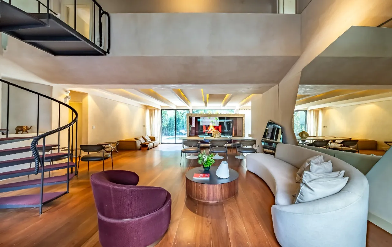 Casa com arquitetura brutalista reinterpretada e rooftop com vista para o pôr do sol, em Pinheiros. – 21921