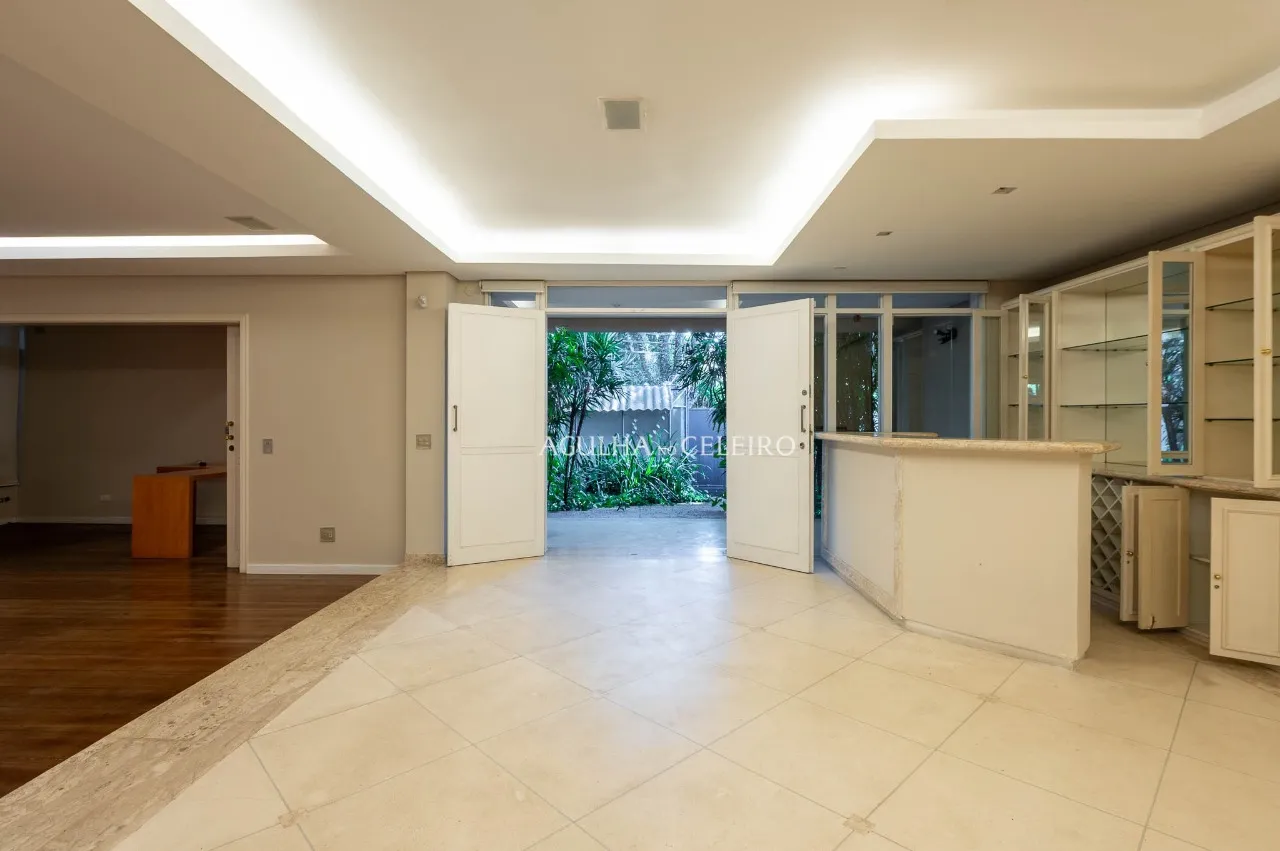 Casa á venda em Alto de Pinheiros. – 21930