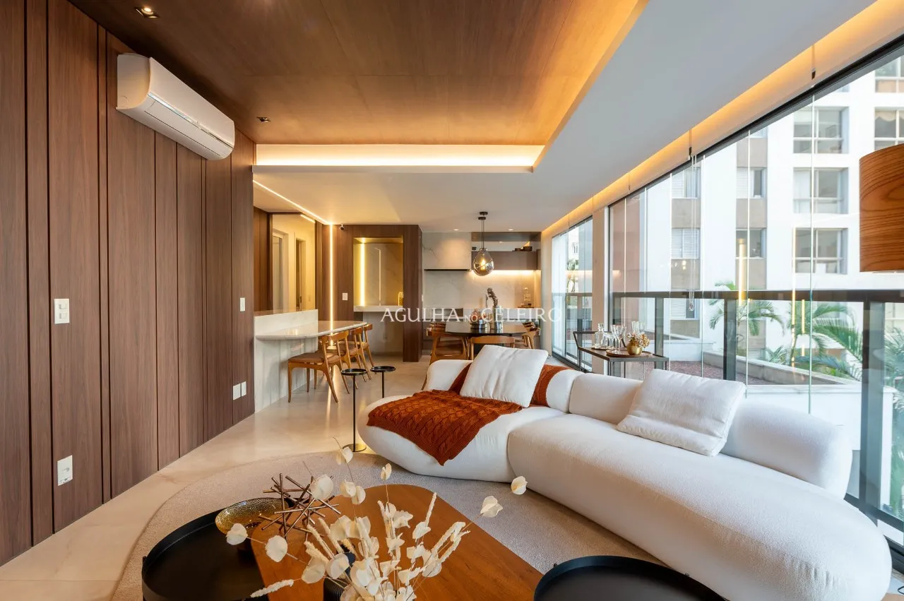 Jardim Paulista: 3 Suítes Decoradas com Móveis de Design – 21969