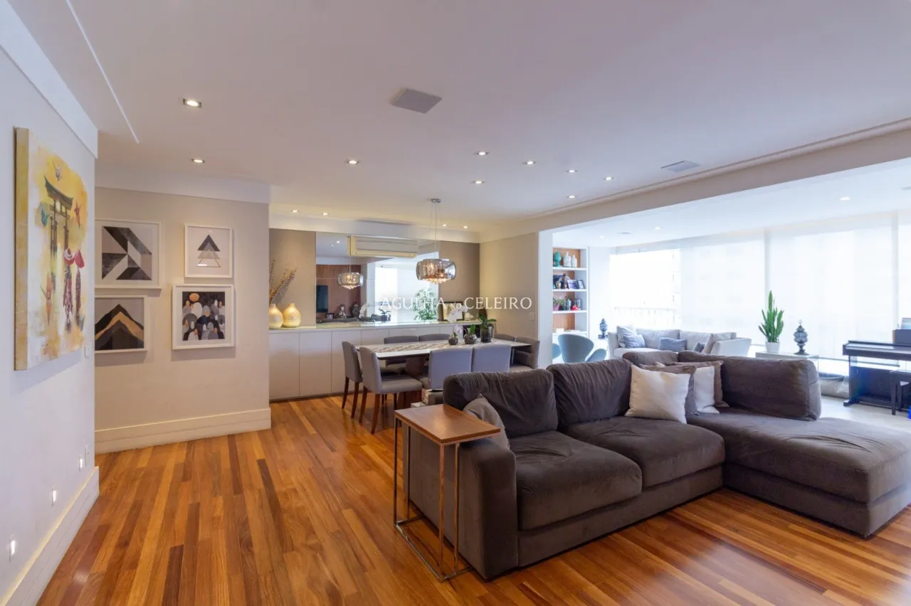 Apartamento moderno e espaçoso à venda em Moema – 21996