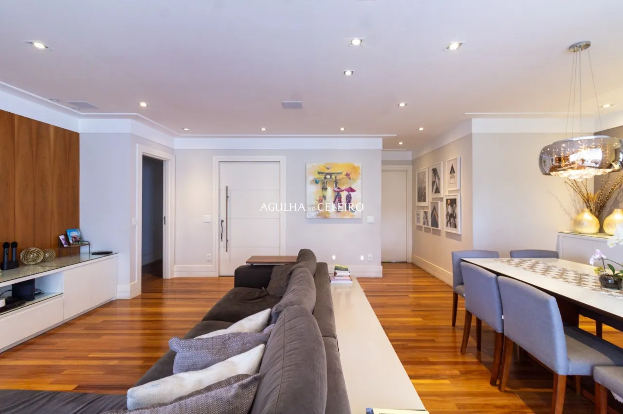 Apartamento moderno e espaçoso à venda em Moema – 21996