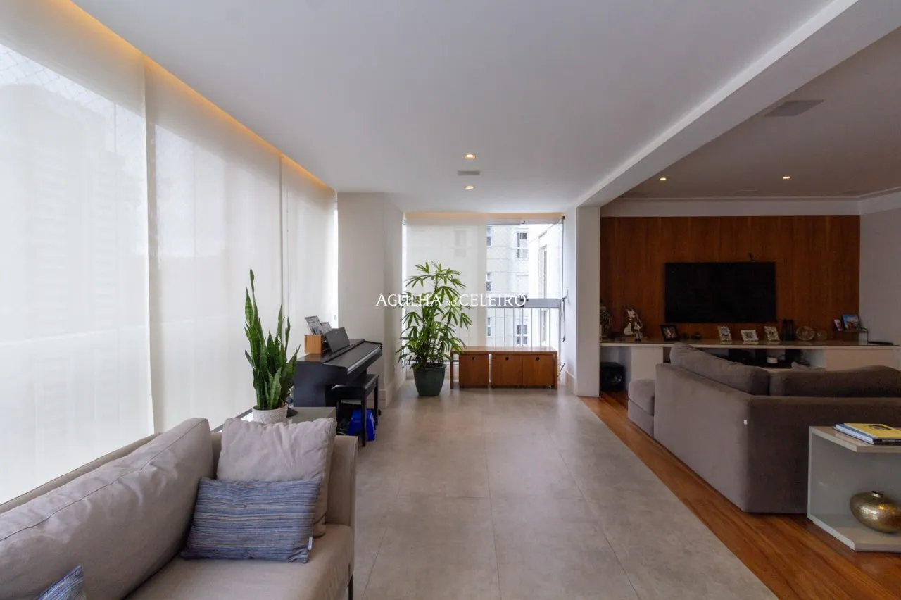 Apartamento moderno e espaçoso à venda em Moema – 21996