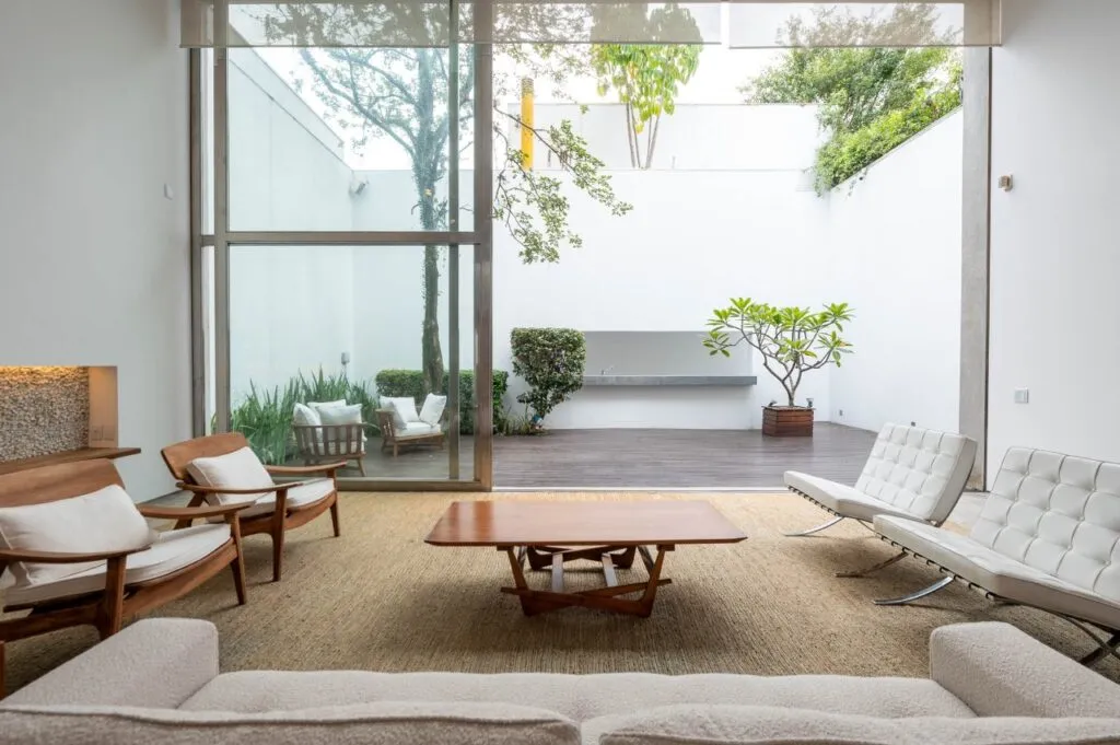 Casa assinada por Isay Weinfeld no Jardim Paulista – 22026