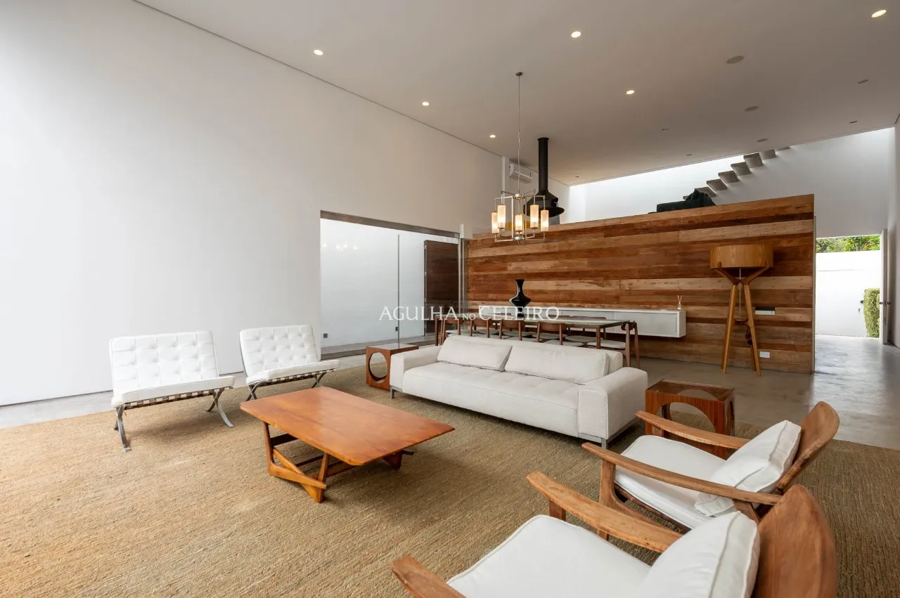 Casa assinada por Isay Weinfeld no Jardim Paulista – 22026