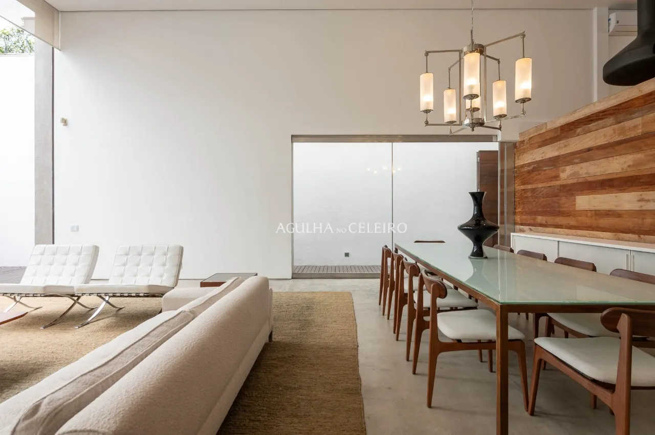 Casa assinada por Isay Weinfeld no Jardim Paulista – 22026