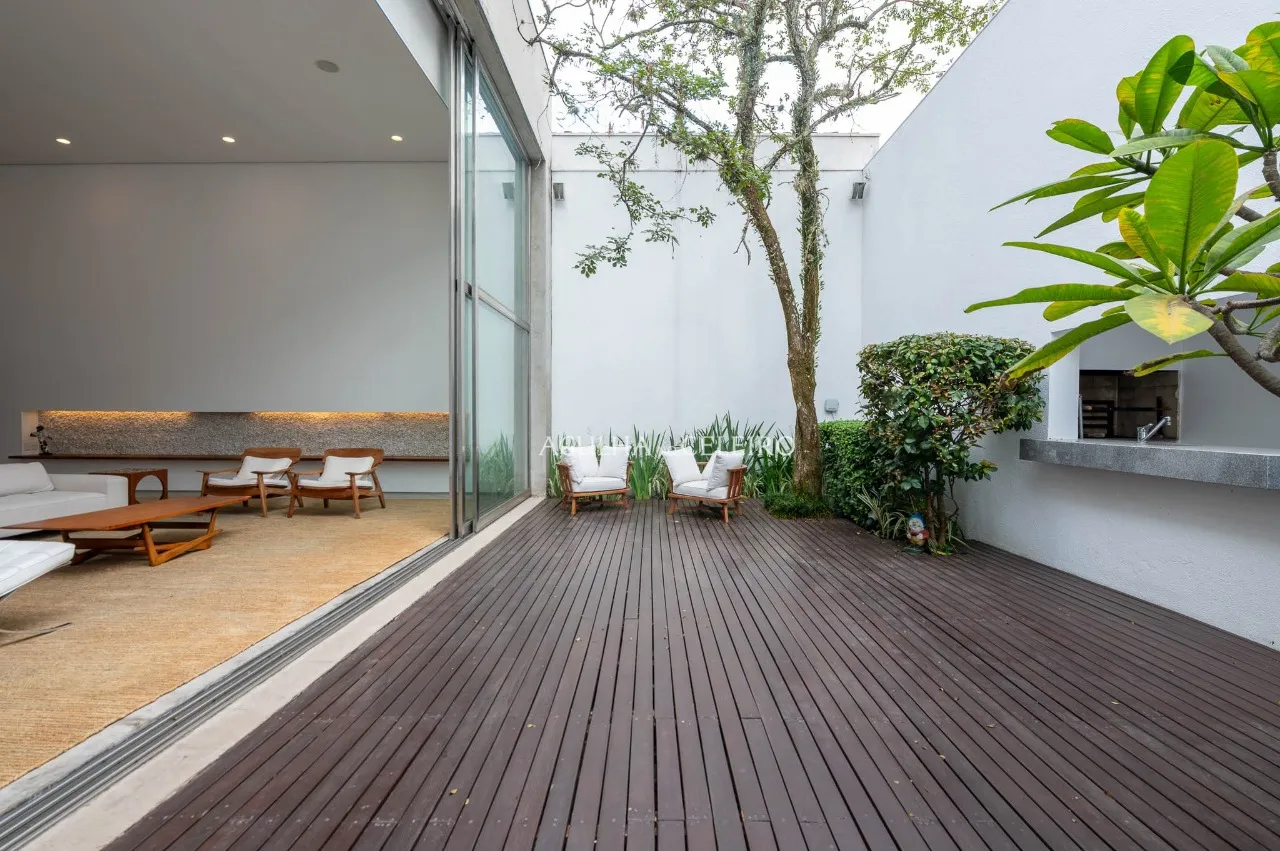 Casa assinada por Isay Weinfeld no Jardim Paulista – 22026