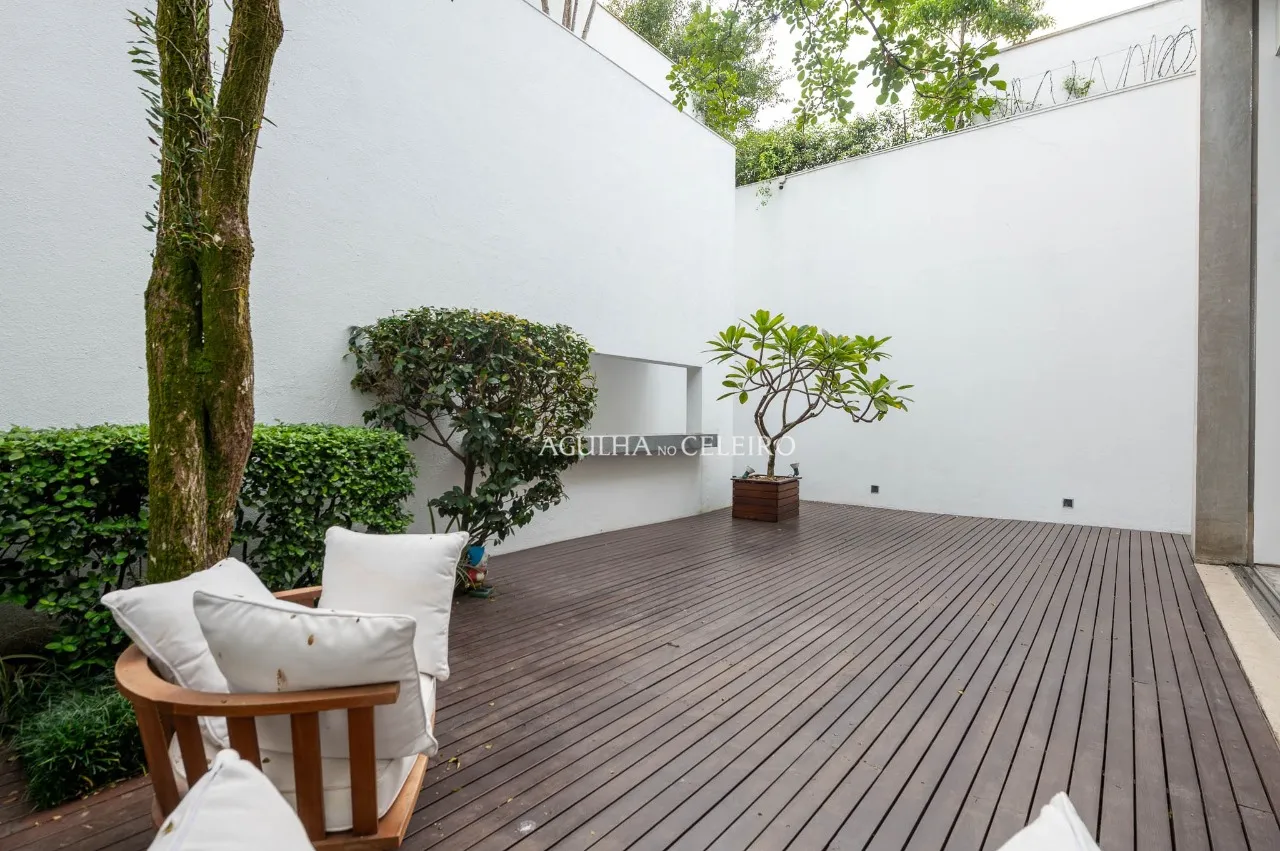 Casa assinada por Isay Weinfeld no Jardim Paulista – 22026
