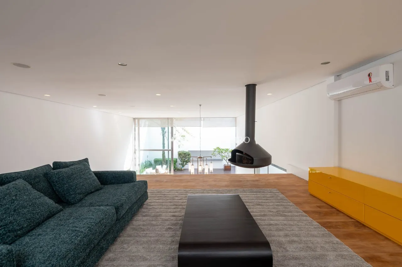 Casa assinada por Isay Weinfeld no Jardim Paulista – 22026