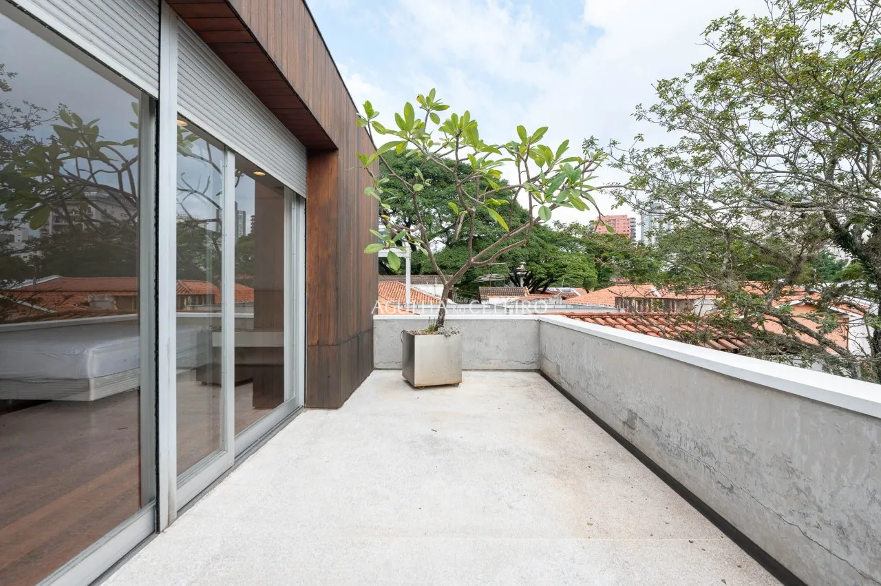 Casa assinada por Isay Weinfeld no Jardim Paulista – 22026