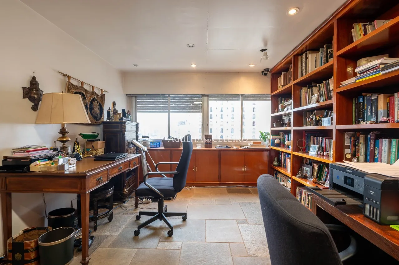 Apartamento amplo com vista aberta no Jardim América. – 22038