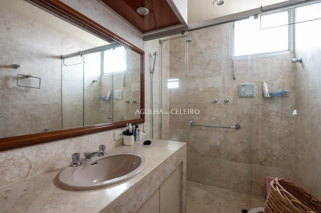 Apartamento amplo com vista aberta no Jardim América. – 22038