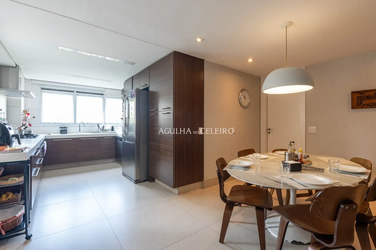 Apartamento com 5 dormitórios no Alto de Pinheiros – 22054