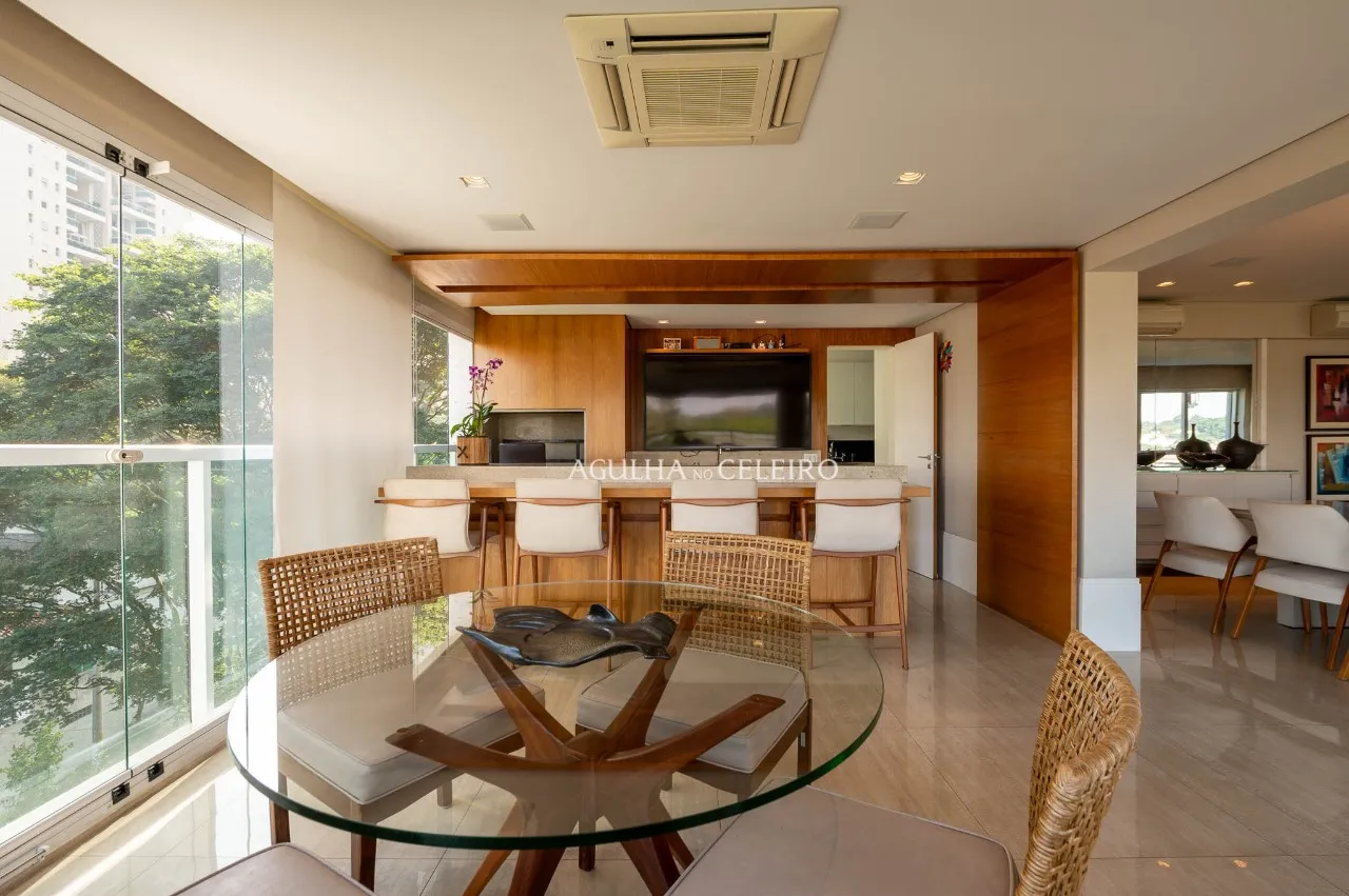 Apartamento com varanda gourmet integrada e vista aberta no Campo Belo – 22055