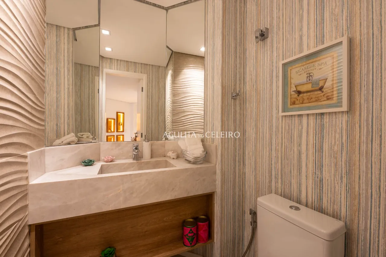 Apartamento reformado em Moema Pássaros ao lado docolégio Móbile. – 22056