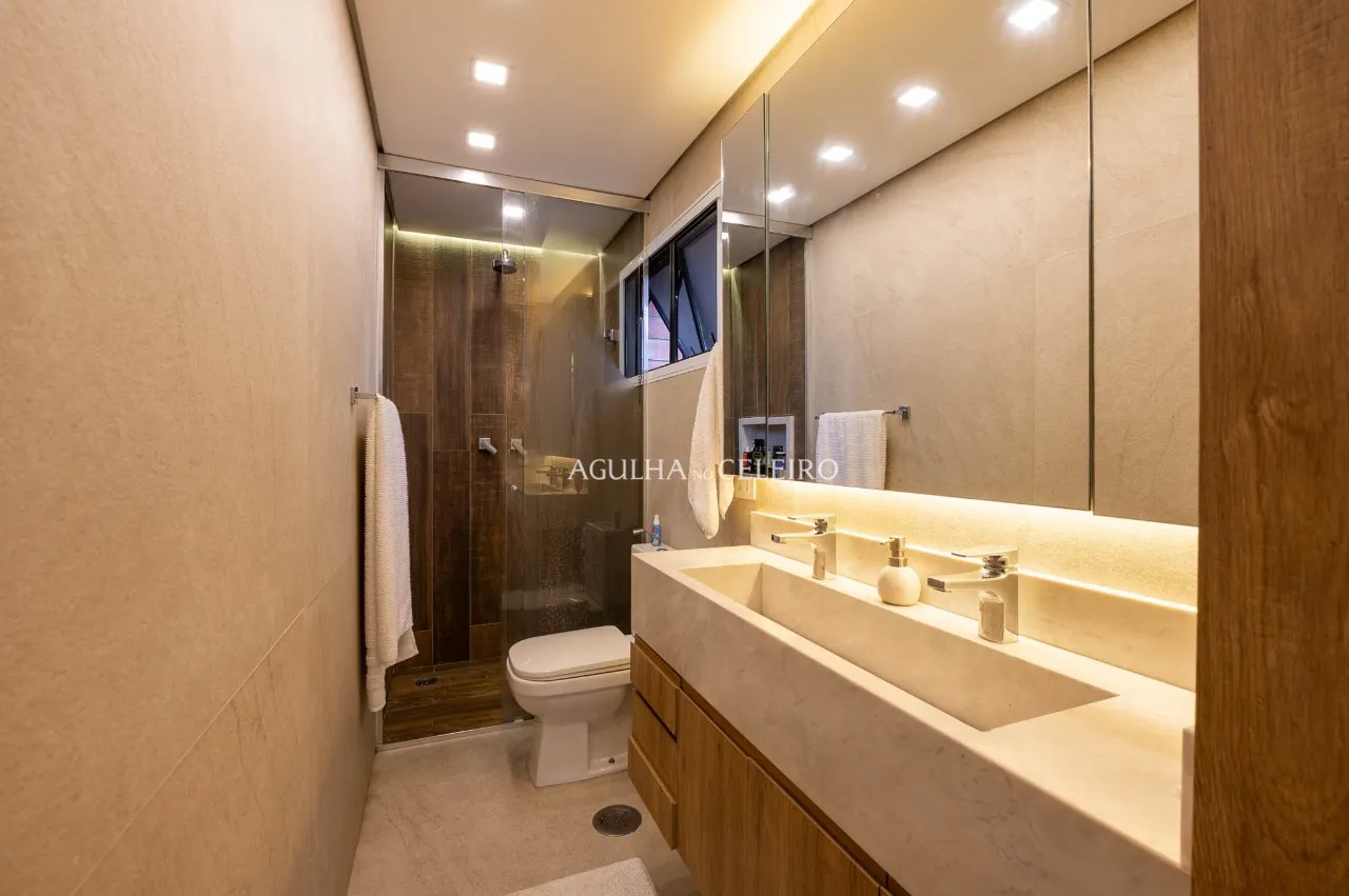 Apartamento reformado em Moema Pássaros ao lado docolégio Móbile. – 22056